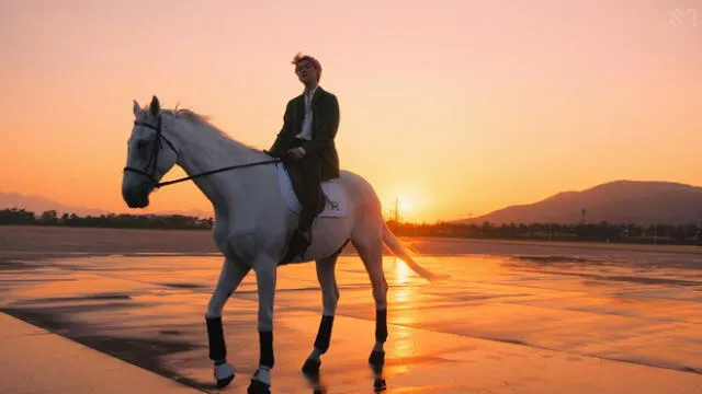 Sehun en el MV "On Me". Foto: SM Entertainment