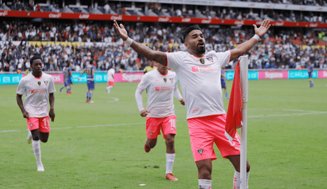 LDU de Quito venció 2-0 Delfín y llega con ventaja a la final de vuelta de la Copa Ecuador 2019. | Foto: @680radioatalaya