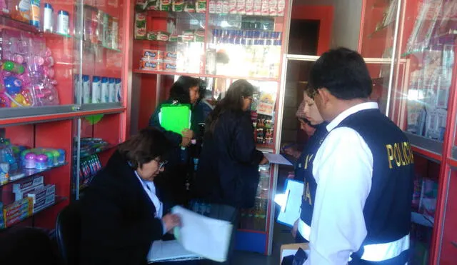 Huancayo: clausuran cinco farmacias y decomisan medicamentos vencidos 