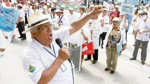Médicos a Vizcarra: “Más presupuesto  y acabe con  la corrupción”