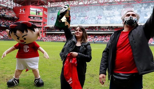 Toluca le rinde homenaje a La Parka en partido contra Necaxa