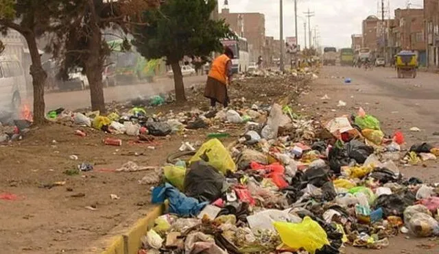 Juliaca es declarada en emergencia por 60 días debido a la acumulación de basura en sus calles