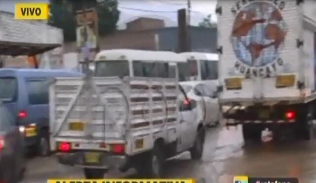 Gran cantidad de vehículos varados en Carretera Central tras huaico en Santa Eulalia | VIDEO 