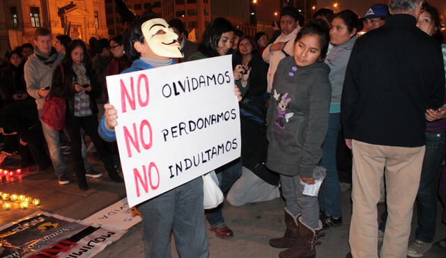 Universitarios se suman a marcha contra el indulto a Fujimori