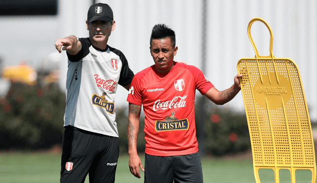 Christian Cueva no está en los planes del Santos FC, lo que lo obliga a buscarse un nuevo club.