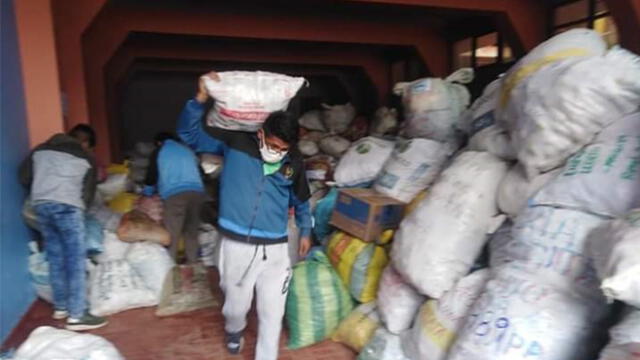 Productos fueron transportados en camiones hacia Cusco y Arequipa.