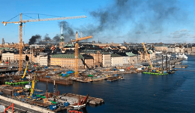 Autobús explota en pleno corazón de Estocolmo [VIDEOS]