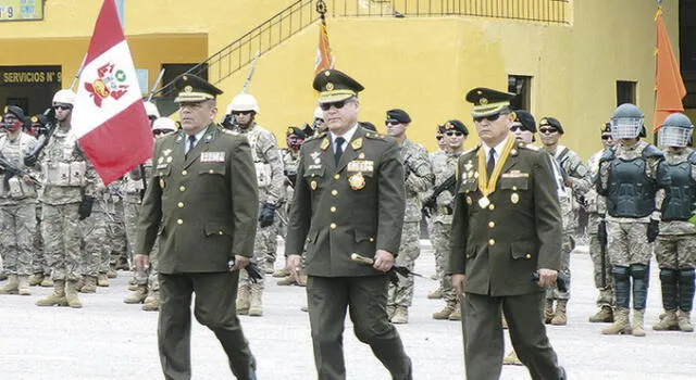 aniversario. General Cevallos presidió ceremonia del Ejército.