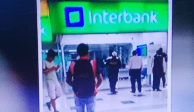 Chorrillos: delincuentes armados asaltan banco Interbank en Plaza Lima Sur [VIDEO]