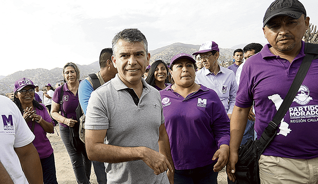 Reacción. El líder de los morados, Julio Guzmán, le exigió a Mora que deje la candidatura y el PM. Foto: Aldair Mejía.