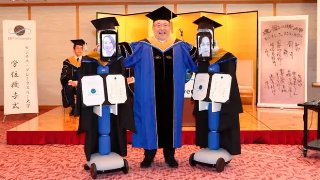 Japón: estudiantes fueron alternados por robots durante fiesta de graduación