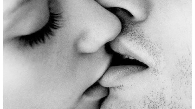 'Beso francés', vía de contagio de la gonorrea según estudio científico