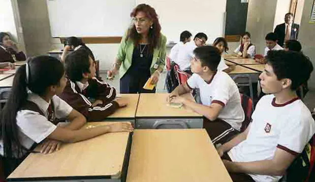 Critican a PPK por aumento de S/ 225 para los profesores 
