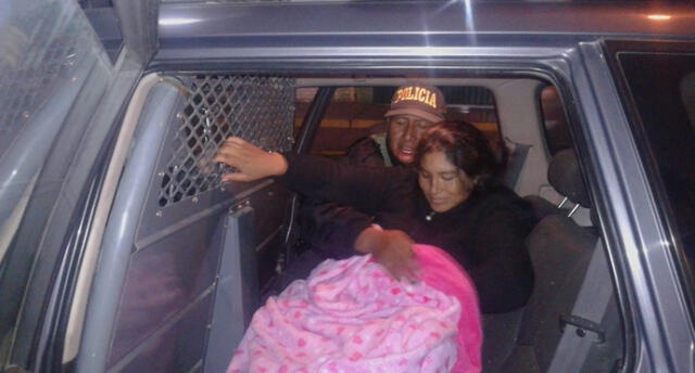 En Arequipa policías atienden parto de madrugada a bordo de patrullero 