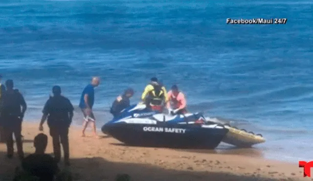 Hombre muere atacado por un tiburón en Hawái mientras nadaba