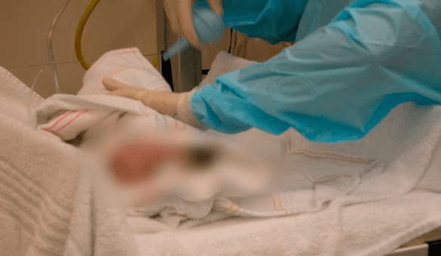 Cohete explota en el pecho de un bebé mientras era amamantado por su madre [FOTOS] 
