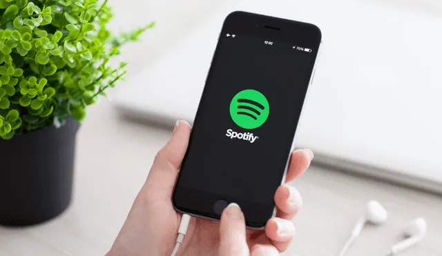 Te enseñamos cómo cuidar el consumo de tu internet al usar Spotify. | Foto:  Composición La República / prykhodov