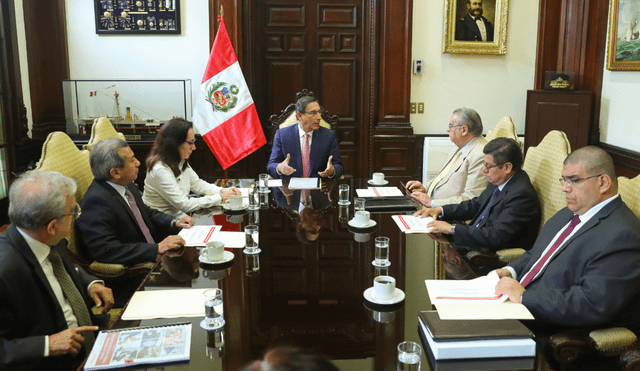 Comisión de Reforma de Justicia se reunió con el presidente Martín Vizcarra este viernes 17 de enero. Foto: Presidencia.