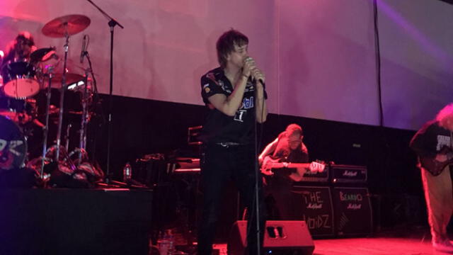 Julian Casablancas exhibió su versatilidad con The Voidz en un potente concierto en Lima