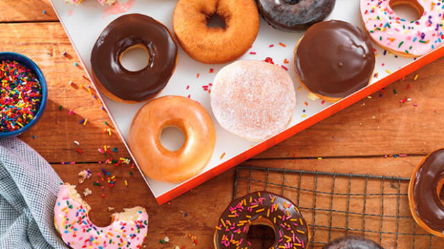 A partir de este lunes 22 de marzo, la empresa Krispy Kreme, en Estados Unidos, comenzará a ofrecer donuts gratis a quien demuestre que ha recibido la vacuna. Foto: referencial