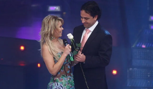 Gisela Valcarcel despide a Roberto Martínez del "Gran Show". Foto: América TV.