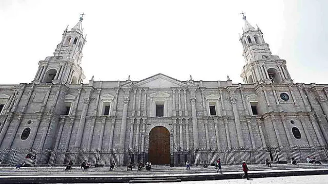 Misas del Domingo de Ramos y Martes Santo se ofrecerán en la catedral de Arequipa. Foto: La República
