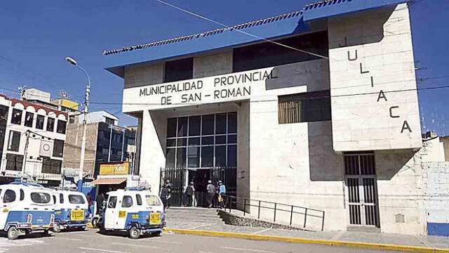 Diligencia en sede de municipio provincial duró varias horas. Foto: La República