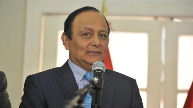 Walter Gutiérrez exhortó a los candidatos presidenciales a contribuir con el fortalecimiento de la Defensoría. Foto: La República