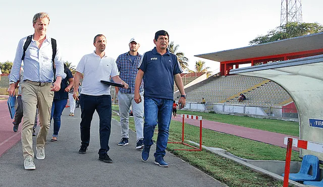 Comisión de FIFA evaluó en su momento el estadio Elías Aguirre, donde hoy ya se pueden ejecutar obras. Foto: GLR