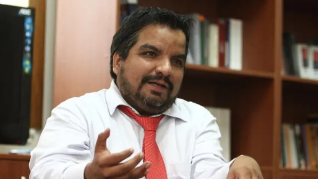 Julio Arbizu representó a Perú Libre en las audiencias del Pleno del JNE. Foto: La República