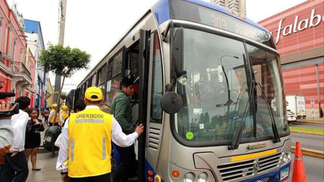 Corredor azul en las calles de Lima. Foto: La República