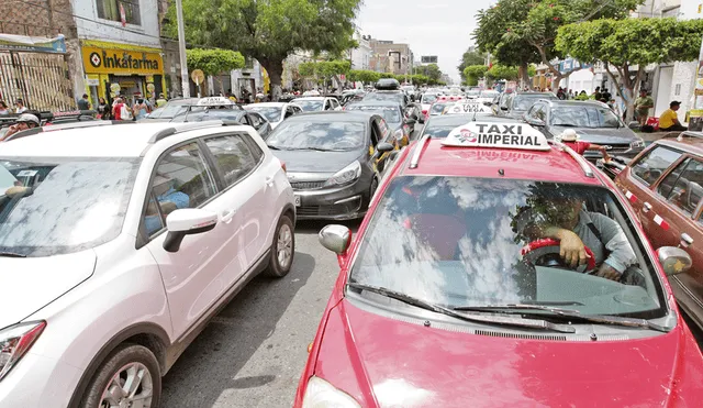 Segundo García indicó que al aprobarse el cronograma sistematizado se otorgaría 10 años de plazo para dar de baja a los vehículos. Foto: La República