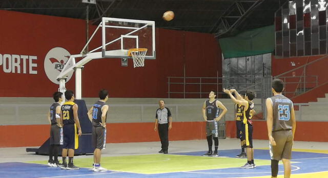 El baloncesto se desarrolla en diferentes categorías en Chiclayo. Foto: La República
