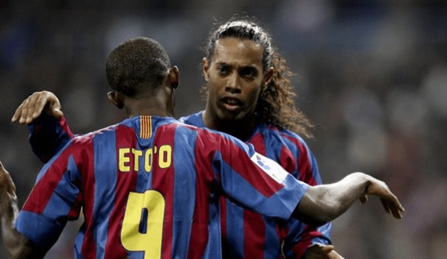 Ronaldinho y Samuel Eto'o compartieron vestuario del FC Barcelona durante el 2004 al 2008. Foto: Eurosport