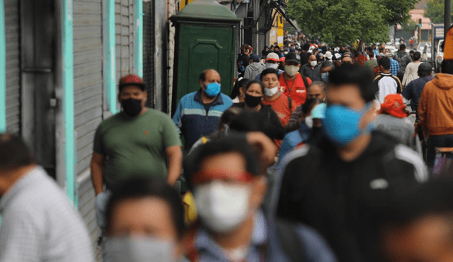 Migraciones determinó nuevas fechas de prórroga dirigidas a aquellas personas que no pudieron hacerlo en la primera convocatoria. Foto: Jorge Cerdán/referencial