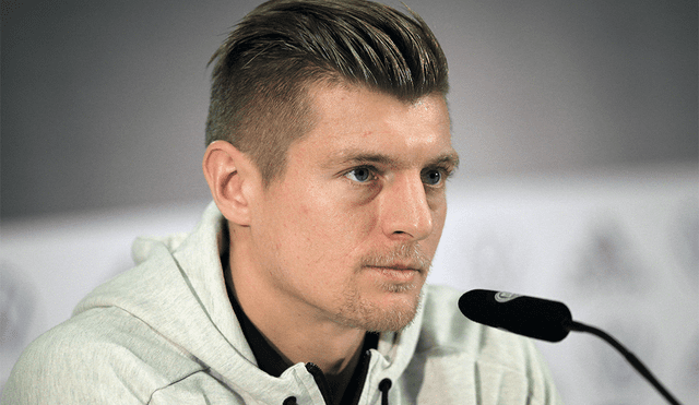 Toni Kroos durante una conferencia de prensa en Alemania. | Foto: AFP