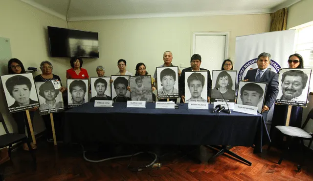 Familiares de las víctimas en el caso La Cantuta. Foto: Virgilio Grajeda/La República.
