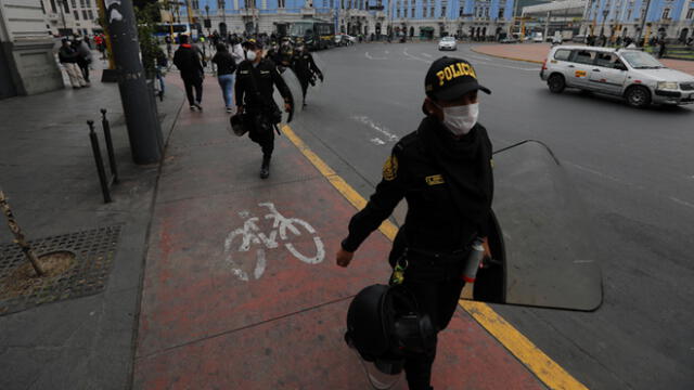 Según el ministro del Interior, más de 50.000 agentes policiales se contagiaron de la COVID-19. Foto: Jorge Cerdán/La República