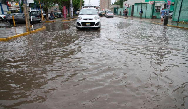 Manuel Yerrén señaló que el drenaje pluvial evitaría la acumulación de agua por lluvias en las calles de Chiclayo. Foto: La República