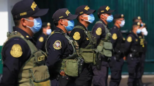 Los policías son parte de la primera línea de batalla contra la pandemia. Foto: PNP