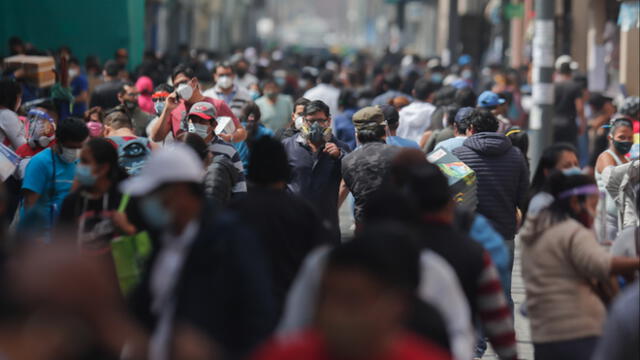Perú reporta un incremento de casos sostenido en las últimas semanas, según las autoridades sanitarias. La República