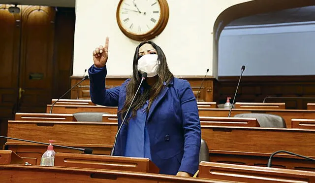 Cecilia García insultó a Mirtha Vásquez durante el Pleno Mujer el pasado 8 de marzo. Foto: Congreso