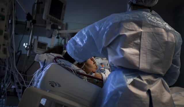 La hermana de Lewis asegura que el paciente continúa recuperándose. Foto: referencial / AFP