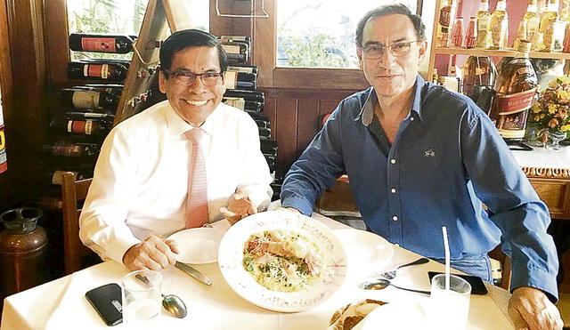 Amigos. Hernández y Vizcarra en un almuerzo. Foto: Panorama