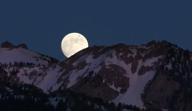 La luna llena de enero es conocida como 'luna de lobo'. Foto: NASA