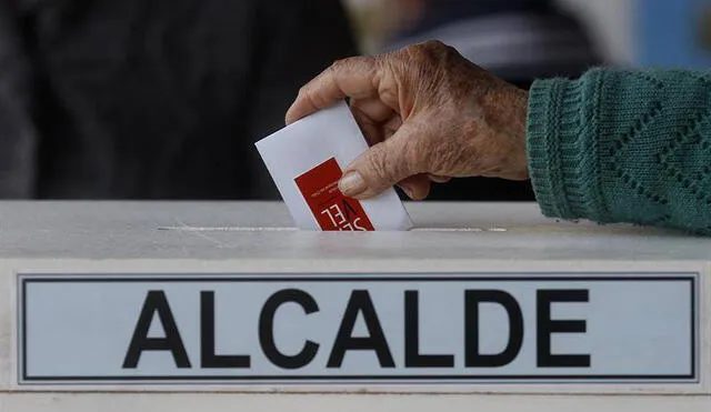 Las elecciones en Chile se llevarán a cabo este 15 y 16 de mayo, por ello el gobierno ha impuesto la ley seca durante los días que dure el proceso electoral. Foto: EFE
