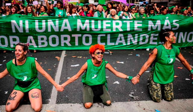 Si bien no se tratará la legalización del aborto en Chile, la despenalización es un primer paso para poner este derecho en la agenda política. Foto: AFP