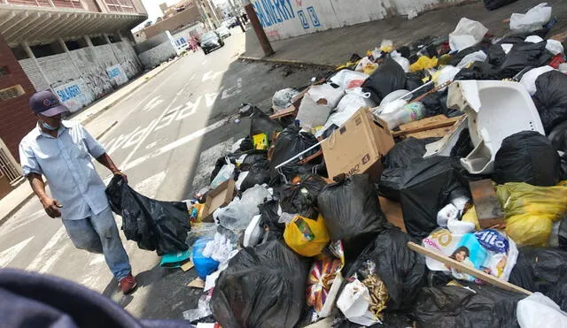 Basura se acumuló por varios días en las calles del Callao. Foto: Jessica Merino/URPI-GLR