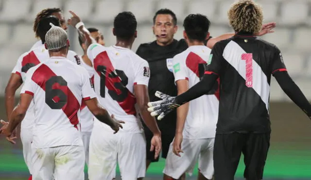 Julio Bascuñán dirigió a Perú ante Brasil en Lima por las Eliminatorias Qatar 2022. Foto: EFE