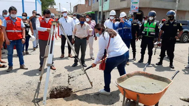 Alcaldesa Violeta Muro dio inicio a los trabajos de rehabilitación de avenidas en Ferreñafe. Foto: ARCC